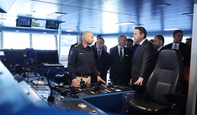 Bakan Bayraktar, Karadeniz'de görev yapacak 6. sondaj gemisinin çarşamba günü Mersin'de olacağını bildirdi: