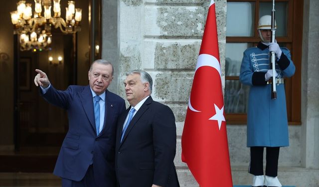 Cumhurbaşkanı Erdoğan, Macaristan Başbakanı Orban'ı resmi törenle karşıladı