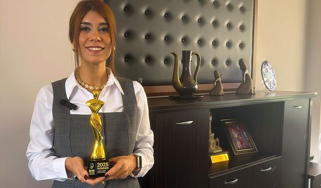 İzmirli Didem öğretmen, projeleriyle İngiltere'den ödülle döndü