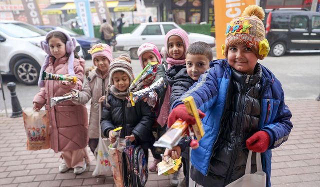 Konya'da çocuklar 'şivlilik' geleneğiyle üç ayların gelişini kutluyor