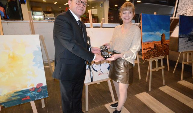 Ressamlar Kars'ın güzelliklerini tuvale taşıdı