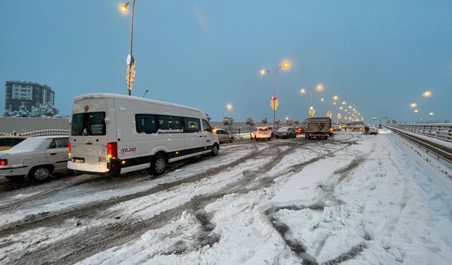 Şanlıurfa ve Malatya'da kar yağışı etkili oldu