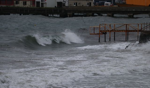 Tekirdağ'da poyraz deniz ulaşımını olumsuz etkiliyor