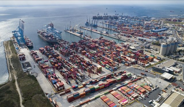 Türkiye komşularına 11 ayda 25,3 milyar dolarlık ihracat yaptı