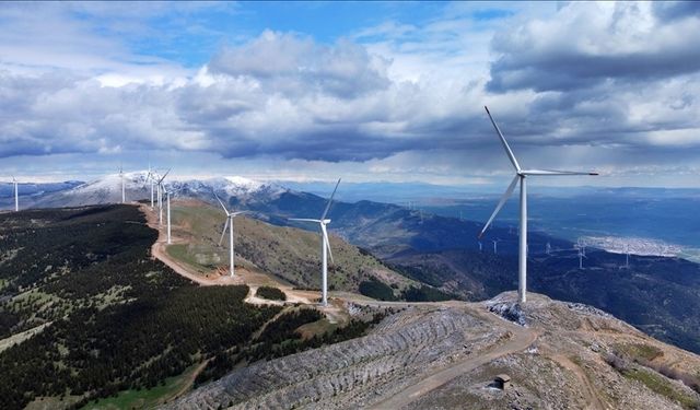 Türkiye'nin yenilenebilir enerji kurulu gücü 75 bin megavatı aştı