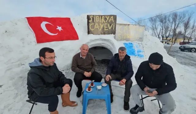 Bitlis’te kardan çay evi ilgi odağı oldu