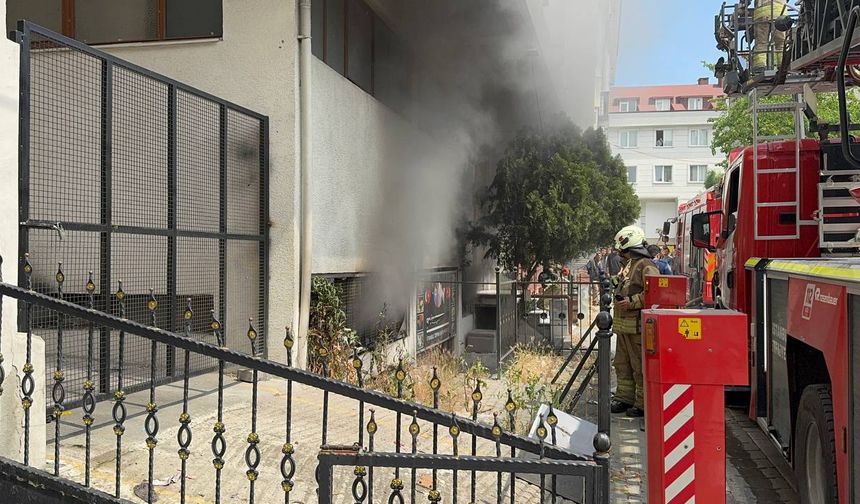 Avcılar'da iş yerinde çıkan yangın söndürüldü