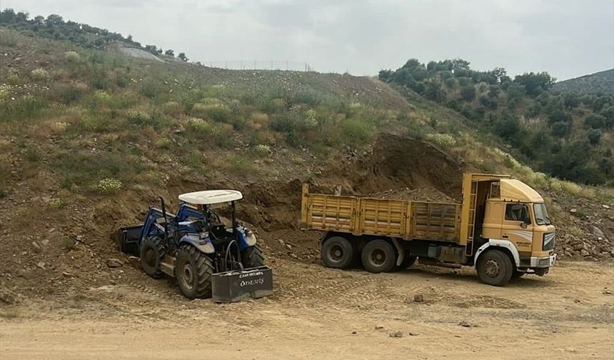 Aydın'da toprak altında kalan kepçe operatörü öldü
