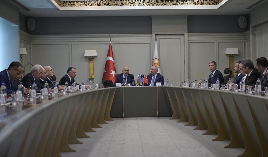 Azerbaycan heyeti, AK Parti'yi ziyaret etti