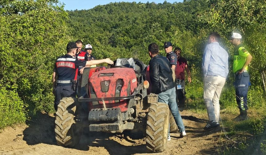 Bursa'da babasının kullandığı traktörün altında kalan çocuk ağır yaralandı