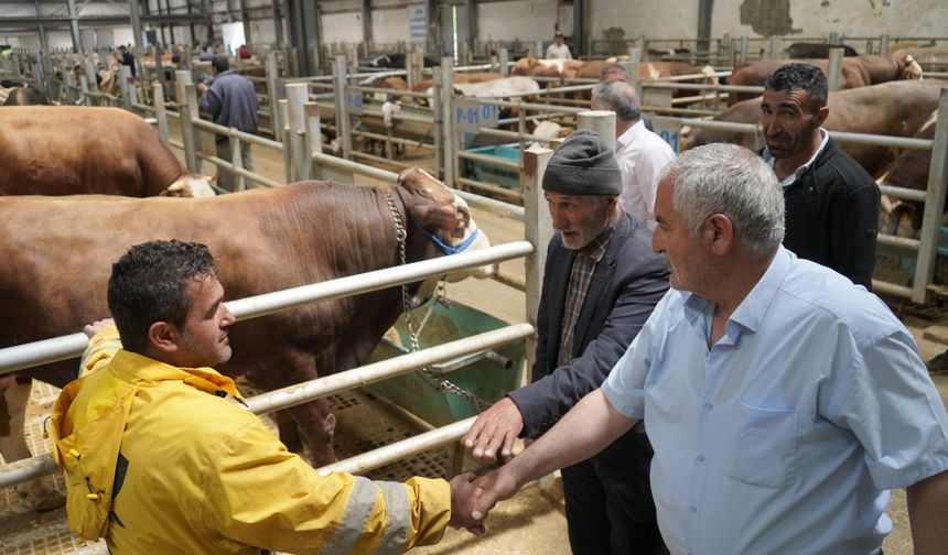 Doğu Anadolu Canlı Hayvan Borsası'nı 5 yılda 2 milyon kişi ziyaret etti