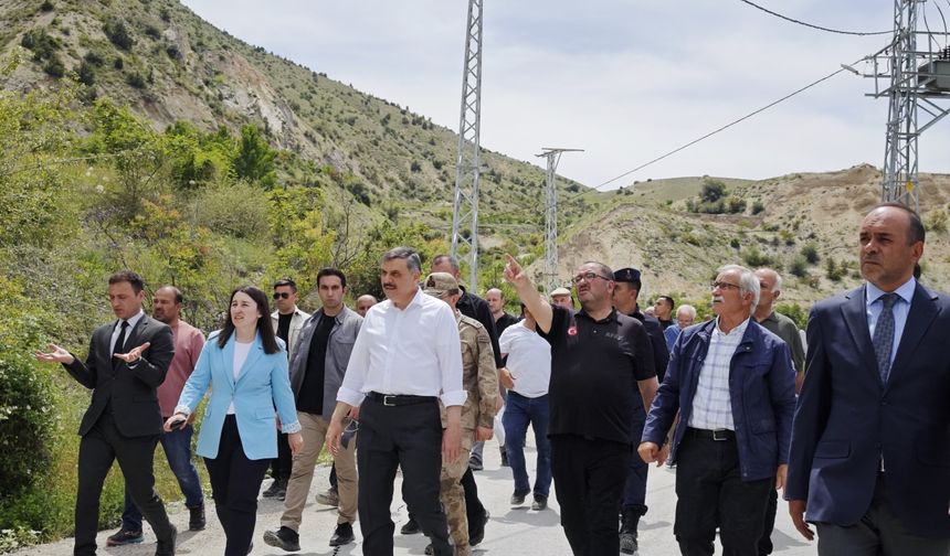 Erzurum'da yaşanan toprak kayması sonrası hasarlı 38 ev tahliye edildi