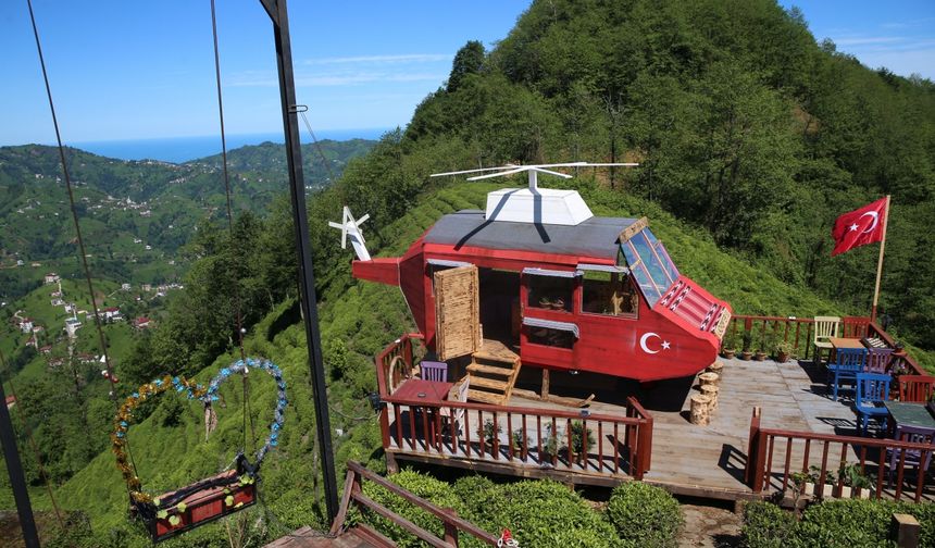 Rize'de çay bahçesinde helikopter şeklindeki ahşap yapı ilgi çekiyor