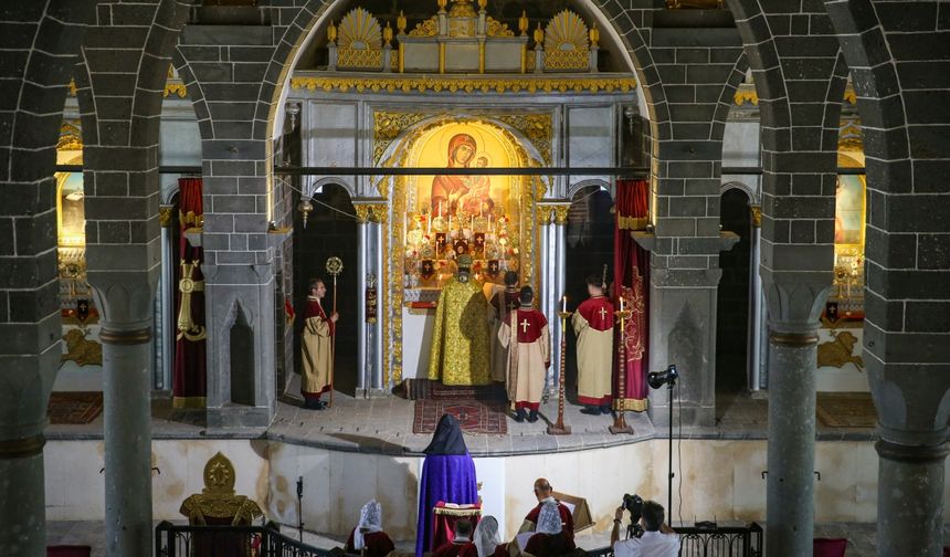 Diyarbakır'da Surp Giragos Ermeni Kilisesi'nde isim günü ayinle kutlandı