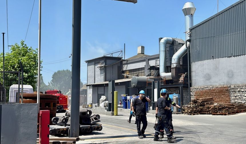 Kocaeli'de çelik döküm fabrikasında çıkan yangın söndürüldü
