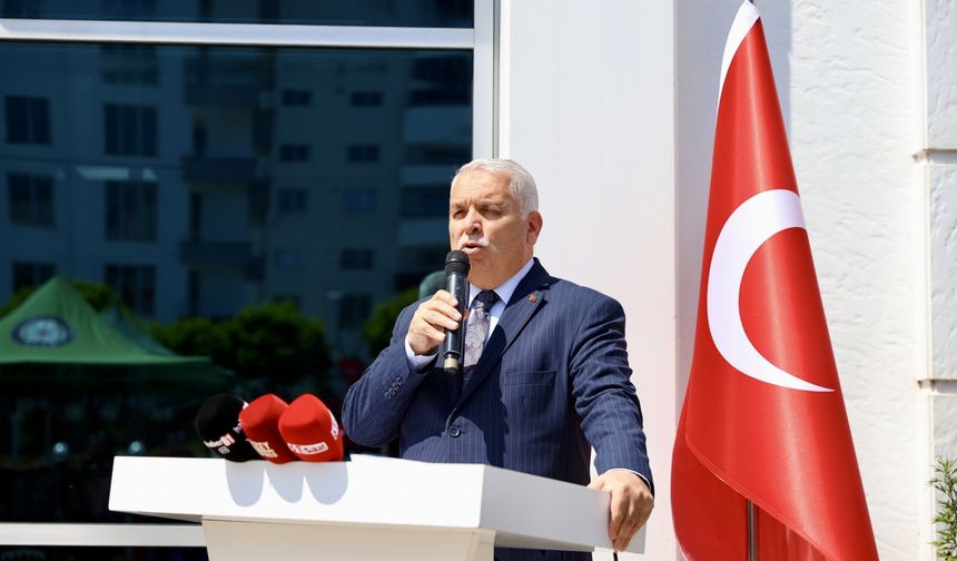 Trabzon'da terfi eden 40 emniyet mensubuna rütbeleri törenle takıldı
