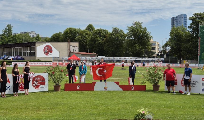 Milli para atlet Ebrar Keskin, Çekya'daki turnuvada altın madalya kazandı