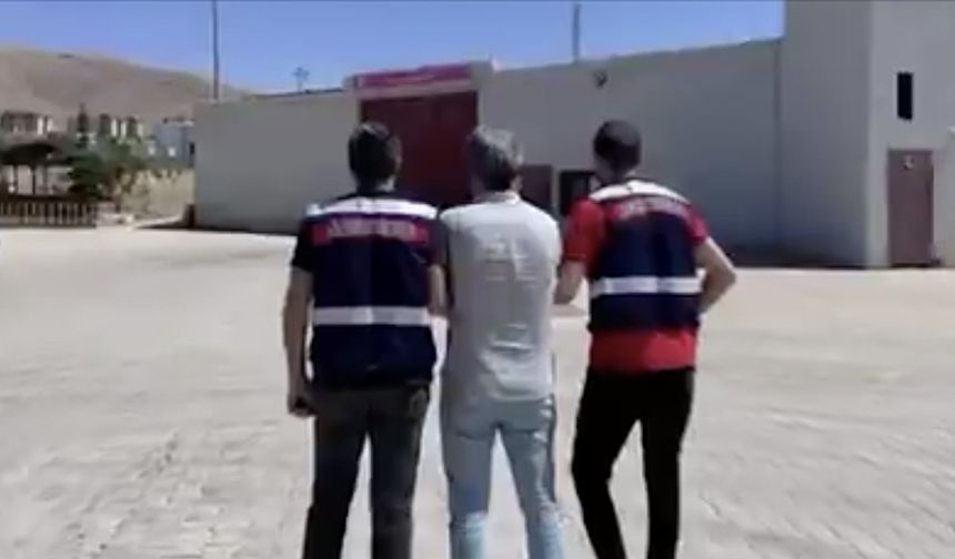 FETÖ'ye yönelik 26 ildeki operasyonlarda 77 şüpheli yakalandı