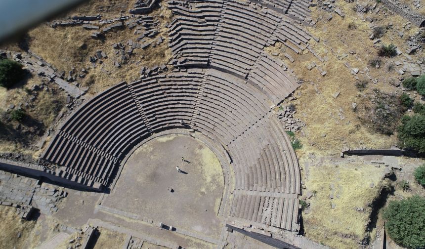 Assos'ta 2 bin 200 yıllık tiyatro restore edilecek