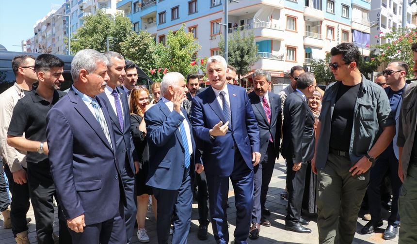 Ticaret Bakanı Bolat, Siirt'te 'STK ve İş İnsanlarıyla İstişare Toplantısı'nda konuştu