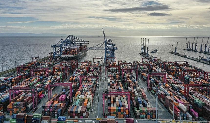 Türk lirasıyla dış ticaret 9 ayda 1 trilyon lirayı aşarak rekor kırdı
