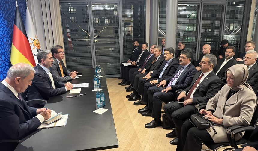 AK Parti heyeti, Almanya'daki Türk sivil toplum kuruluşlarının temsilcileriyle buluştu