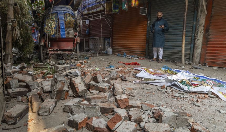 Bangladeş'te 5,5 büyüklüğündeki depremde 5 kişi öldü