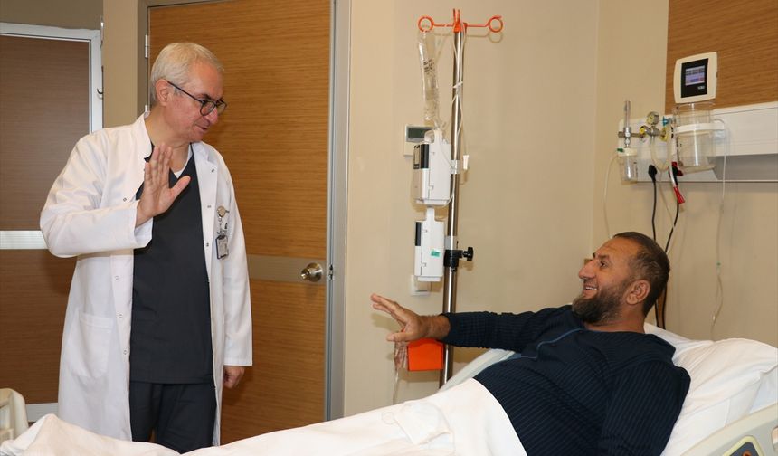 Kazakistanlı hasta Türkiye'de yapılan böbrek nakliyle sağlığına kavuştu