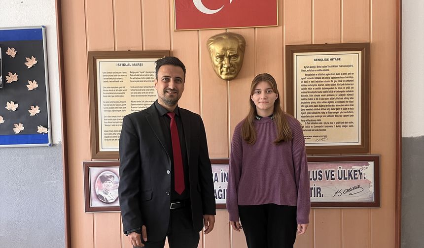 Muğla'da ortaokul öğrencisi kazandığı bursun ilk ödemesini okuluna bağışladı