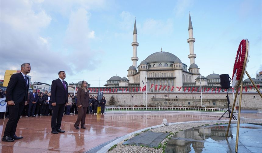 Taksim'de Öğretmenler Günü dolayısıyla tören düzenlendi