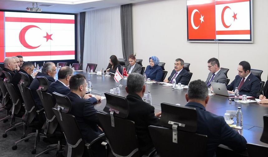 Bakan Tekin, KKTC Milli Eğitim Bakanı Çavuşoğlu ile bir araya geldi: