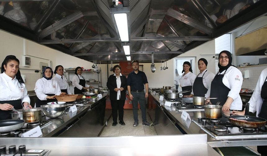 KADEM'in 'Daha Güçlü Yarınlar, Daha Güçlü Kadınlar Projesi' tamamlandı