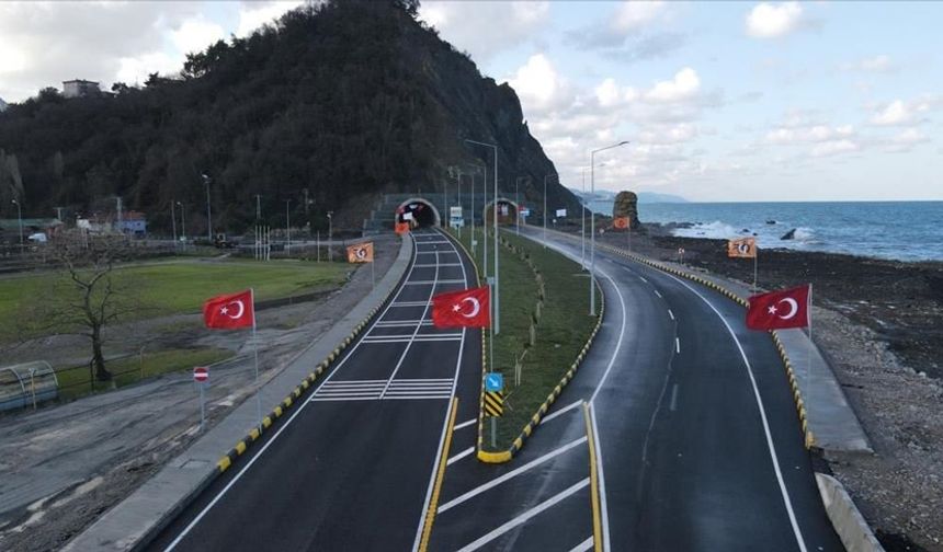Türkiye bölünmüş yol ağında yeni bir eşiği aşıyor